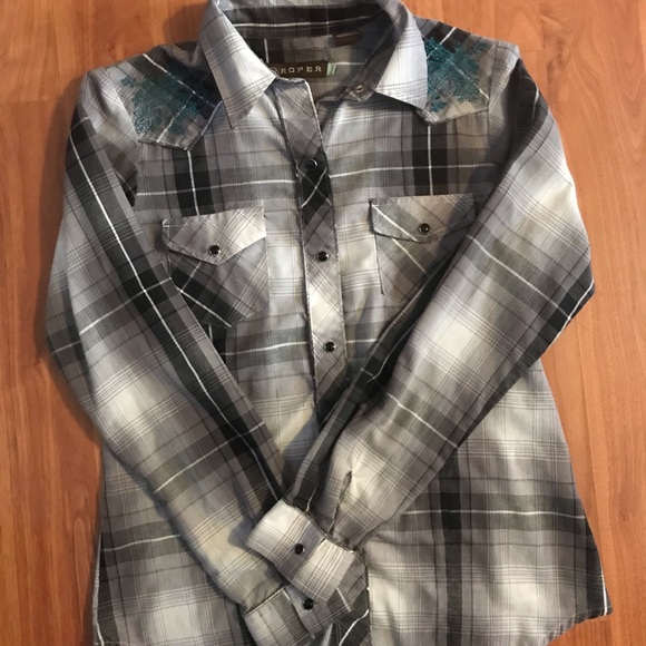 Women’s Roper Flannel- Small - Picture 3 of 6
